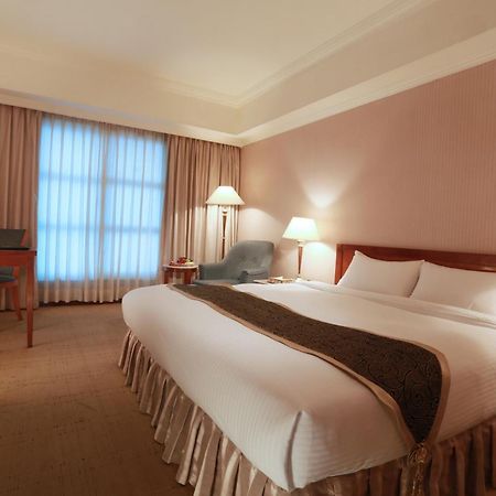 แกรนด์ บอส โฮเต็ล Hotel Yilan ภายนอก รูปภาพ