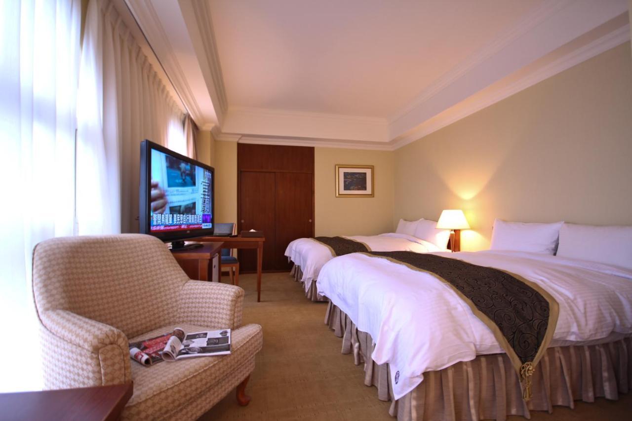 แกรนด์ บอส โฮเต็ล Hotel Yilan ภายนอก รูปภาพ