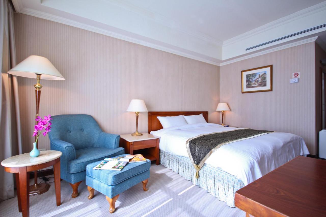 แกรนด์ บอส โฮเต็ล Hotel Yilan ภายนอก รูปภาพ