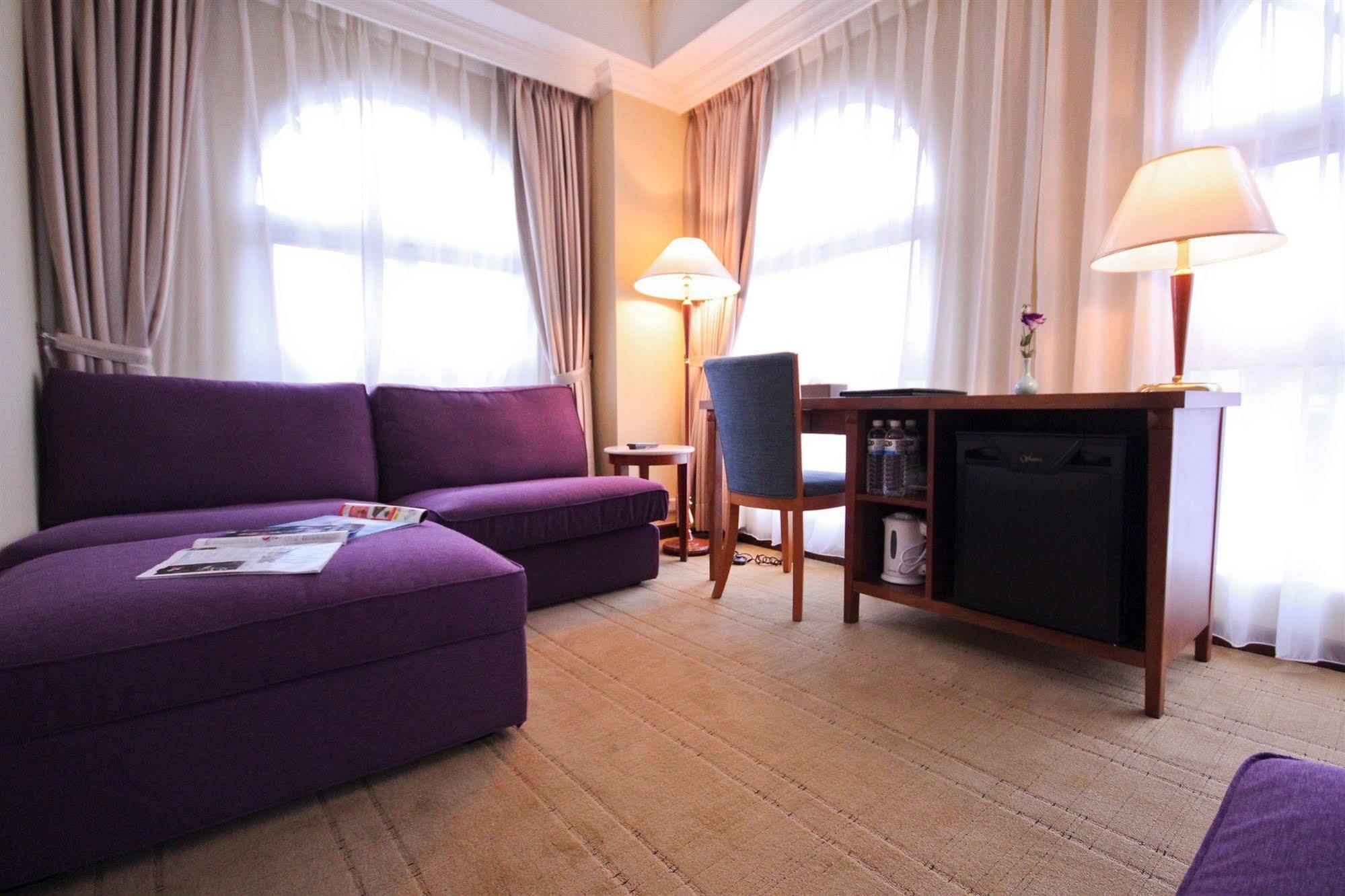 แกรนด์ บอส โฮเต็ล Hotel Yilan ภายนอก รูปภาพ