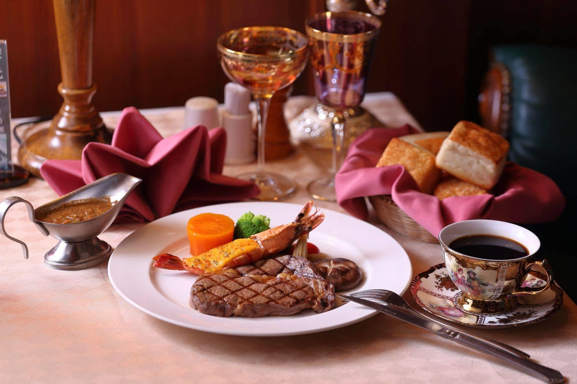แกรนด์ บอส โฮเต็ล Hotel Yilan ภายนอก รูปภาพ
