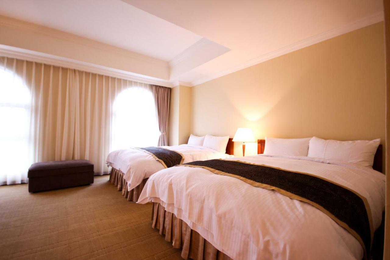 แกรนด์ บอส โฮเต็ล Hotel Yilan ภายนอก รูปภาพ